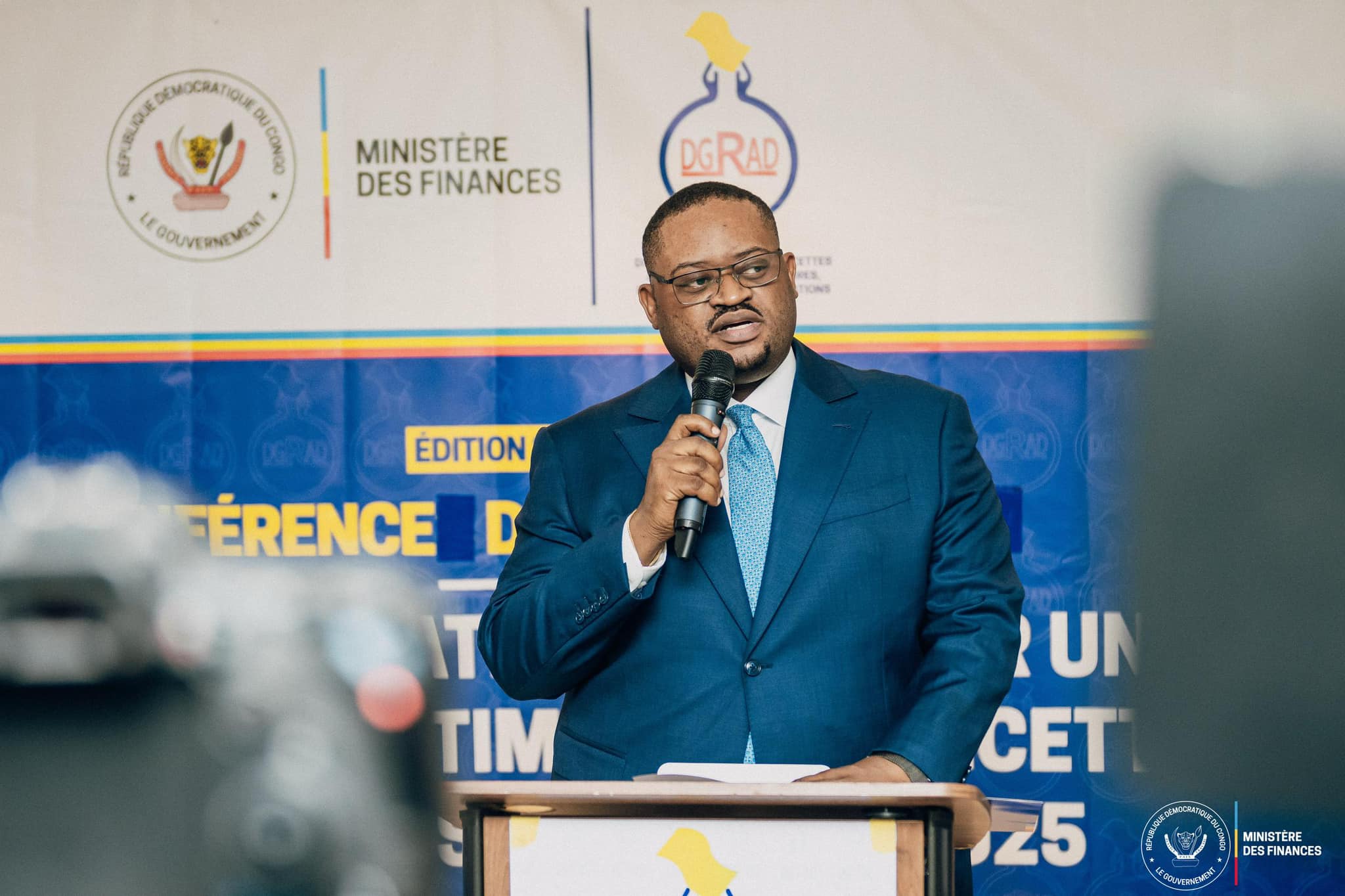 La République Démocratique du Congo institue une journée nationale unique, fériée et rémunérée, consacrée à la mémoire de l'ensemble de ses figures héroïques.